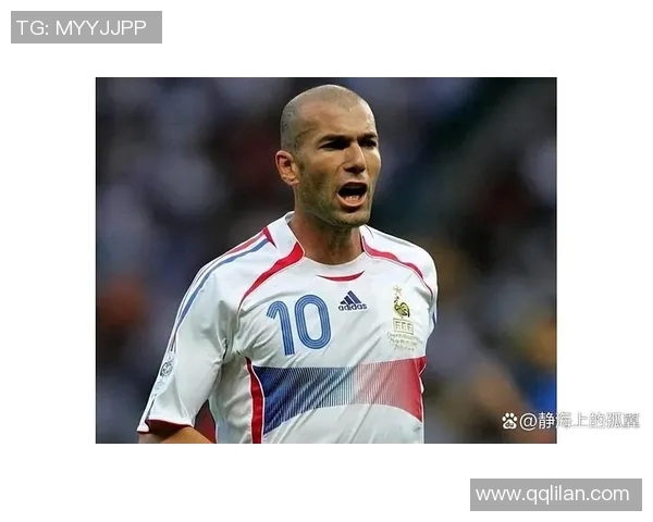 卷发足球明星的魅力与成就揭秘,谁是绿茵场上的卷发王者 卷发足球明星的魅力与成就揭秘,谁是绿茵场上的卷发王者